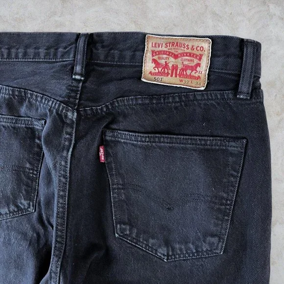 Black Levi's 501 Jeans Straight Leg Mens W32 L34 - Picture 3 of 4